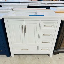 Brand New 36 in. W x 22 in. D Single Sink Bath Vanity in White with Marble Top in White $499  