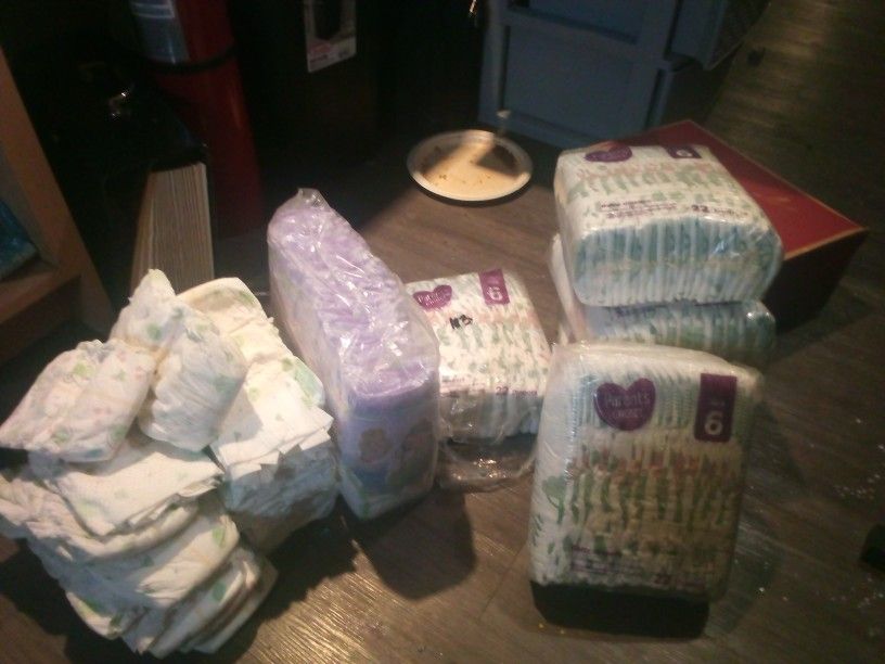 125 Size 6 Diapers And 1 Pack Of 2t-3t Pullups For Girls