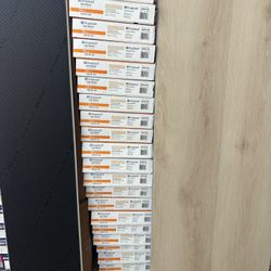 Lifeproof Vesinet Oak 22 MIL Click Lock Waterproof Luxury Vinyl Plank Flooring (20.1 sq. Ft./Case)