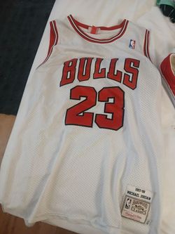 Authentic Mitchell and ness xl adult jersey   new condition