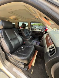 Yukon pearl white 6.2 Denali