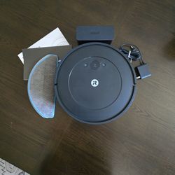 iRobot Roomba Essential Robot Combo