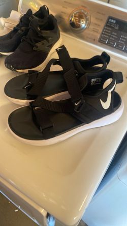 sz 11 womens Nike sandals