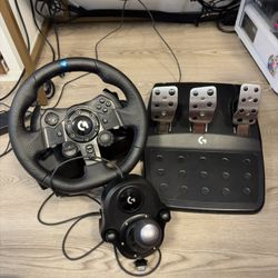 Logitech G923 Racing Wheel, Pedals + Shifter bundle