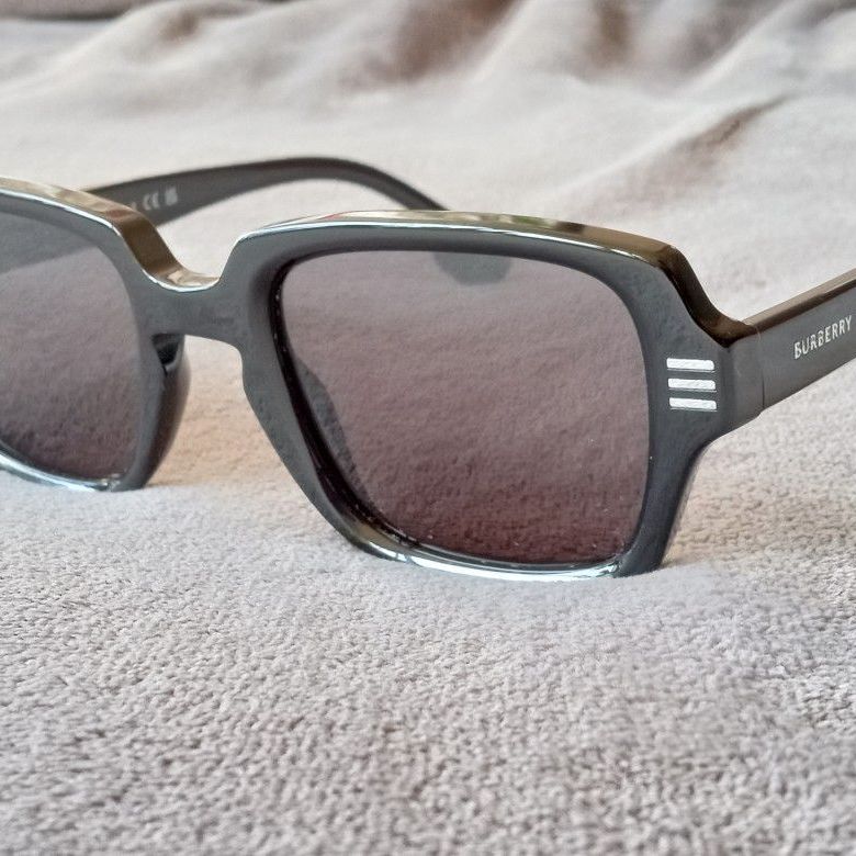 Burberry Sunglasses for Sale in Indianapolis, IN - OfferUp