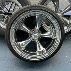 22x11 22x9. AMERICAN RACING 5x5.