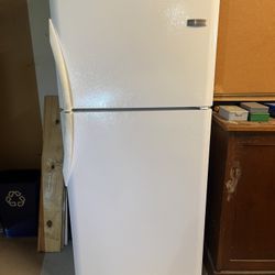 Frigidaire 21 Cu Ft Refrigerator White