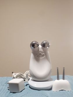 NuFACE Trinity Facial Toning Device Bundle w/ ELE Attachment & Charger