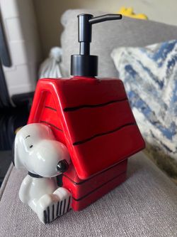 Peanuts Snoopy Dog House Soap Dispenser