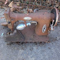 Vintage Rusted Sewing Machine – Decorative Piece / Lawn Art – $20