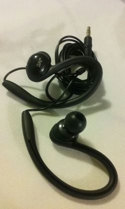 Headphones/earbuds/headset