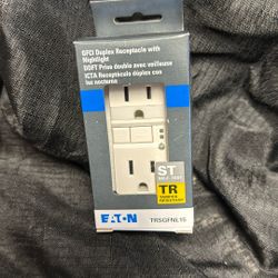 Eaton GFCI Duplex Receptacle W/ Night Light 3/OH