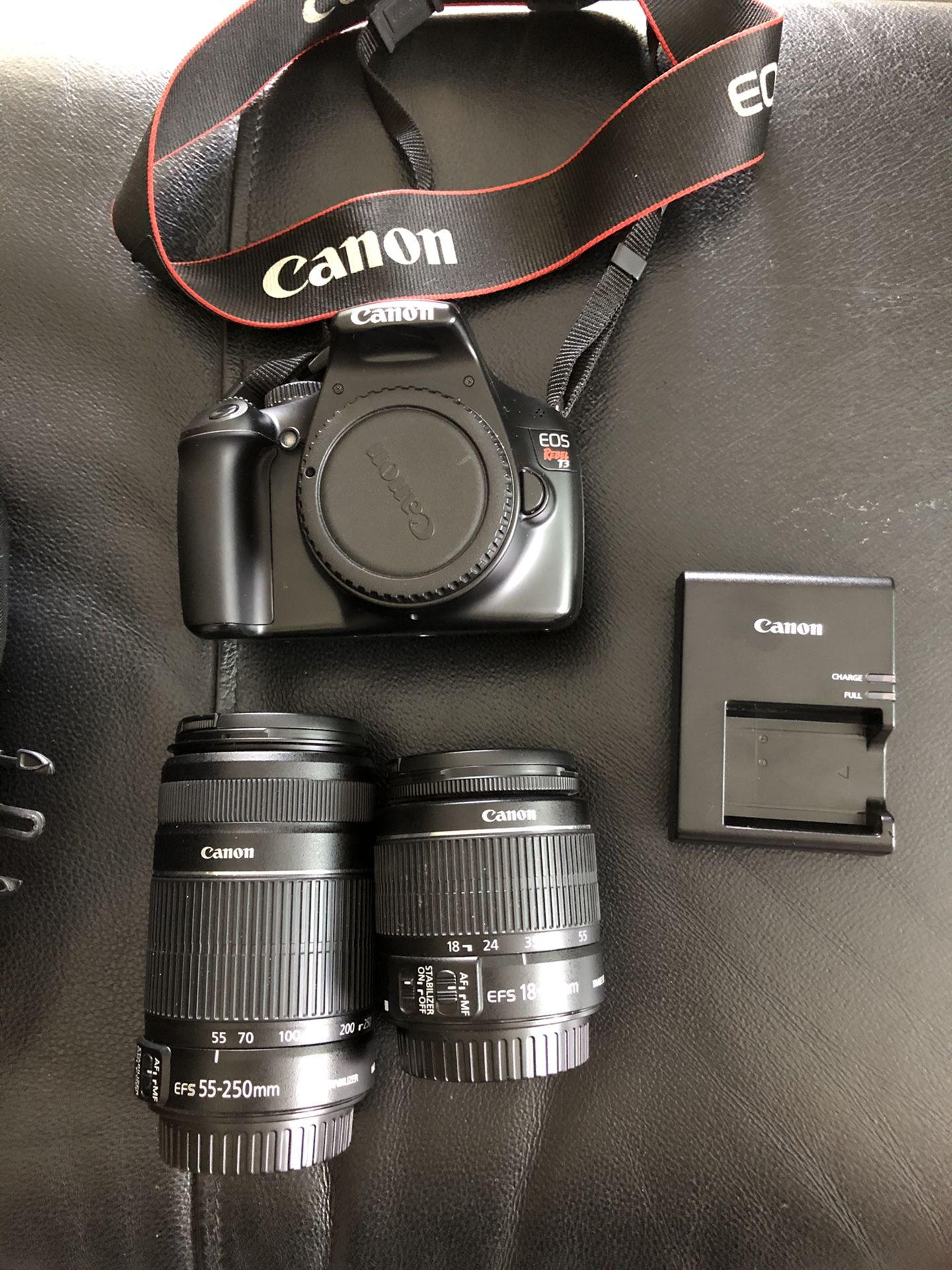 Canon EOS Rebel T3 set with zoom lens