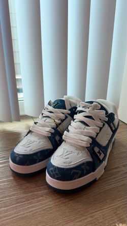 Louis Vuitton Sneakers – Men’s Size 7.5