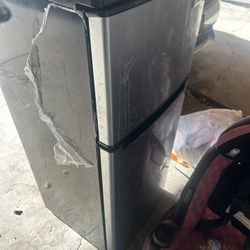 Magic Chef Mimi Fridge