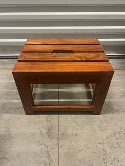 Solid Wood Slatted Bench with Handle Cutout