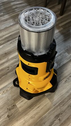 DEWALT 20V MAX FLEXVOLT Bluetooth LED Area Light