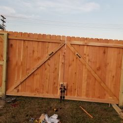 all kinds of wooden fences are made