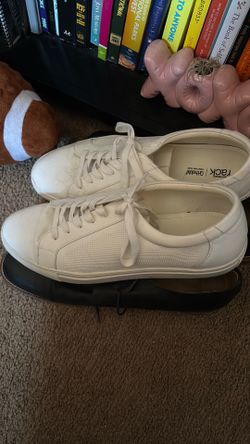 Men’s dress shoes