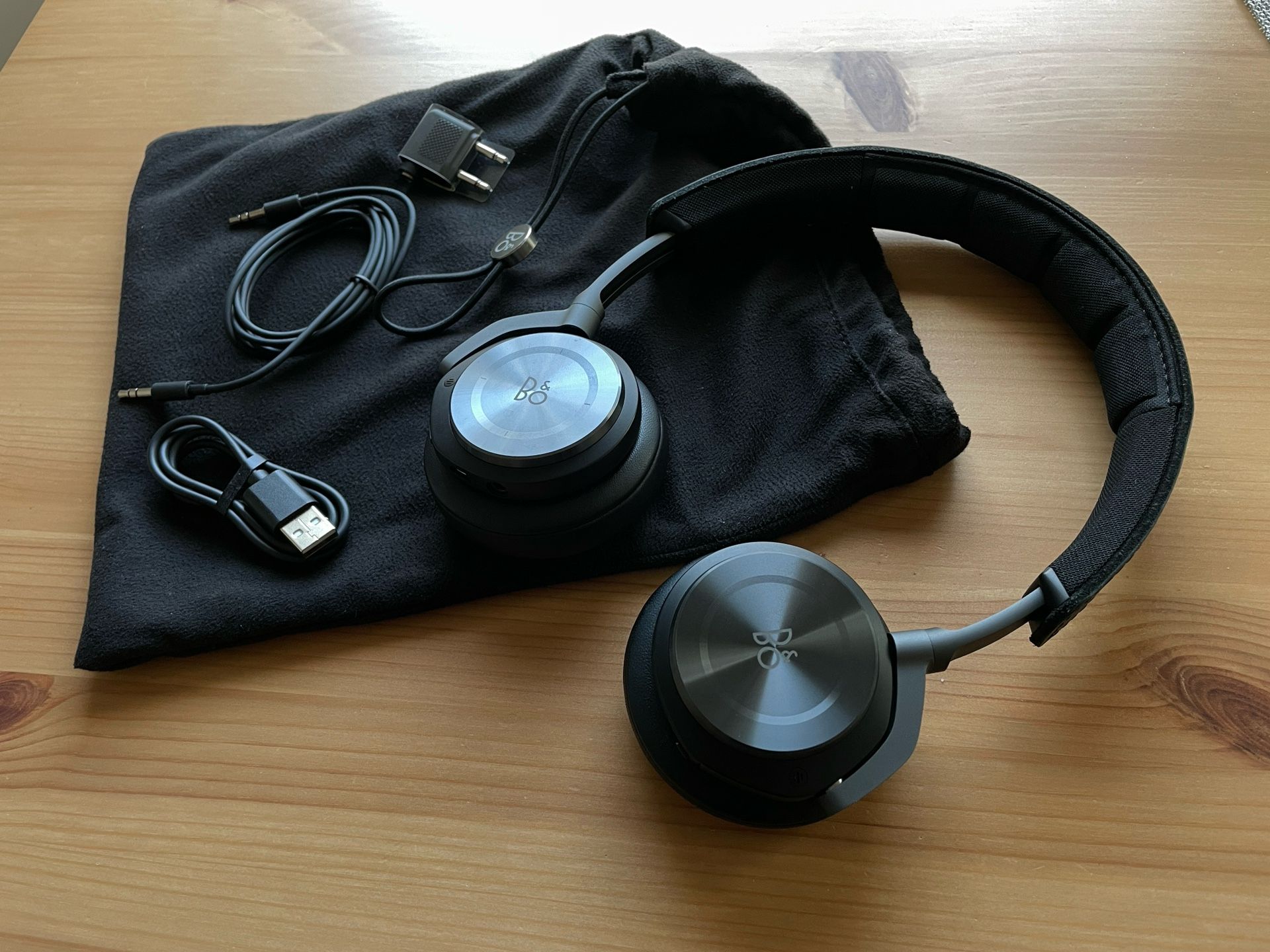 Bang & Olufsen Beoplay H8 Wireless On-Ear Headphones Noise Cancelling Black