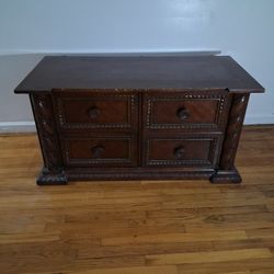 TV Stand With Draws