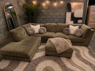 COD NO DEPOSIT  DELIVERY Plush  sectional  couch right  chaise