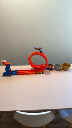 Hot wheels monster truck track