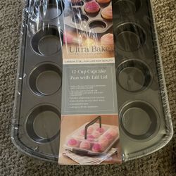 Cupcake Pan With Lid 