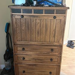 Wooden dresser 