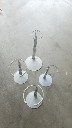 Metal doll stands