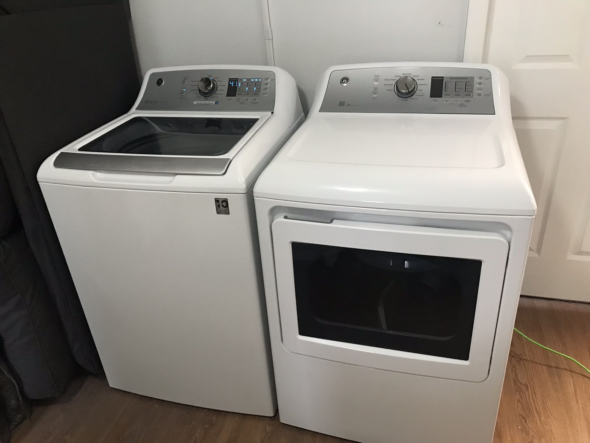 Washer and dryer like brand new