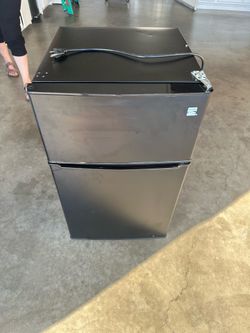Mini fridge