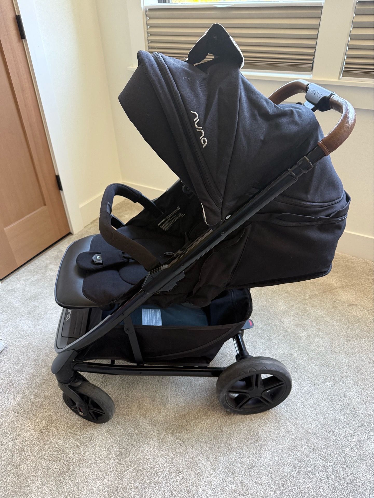 Nuna Tavo Stroller (black)