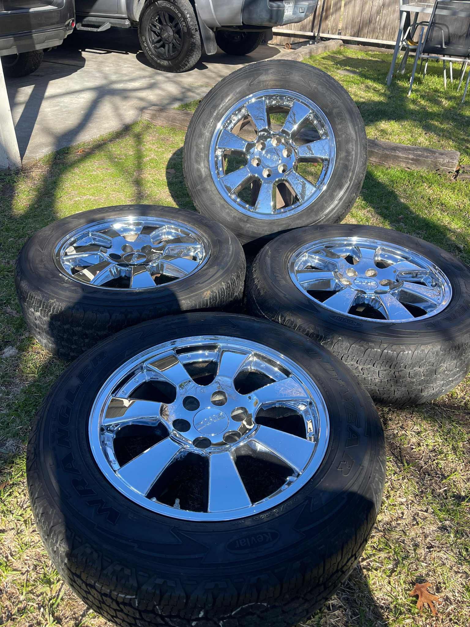 11 Inch Rims R20 Chevy Rims R20 for Sale in Houston, TX - OfferUp
