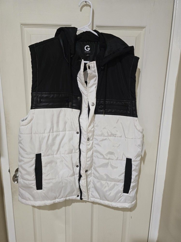 SALE!💥New Guess Mens hooded puffer vest size Xlarge ( reseda ca 91335)