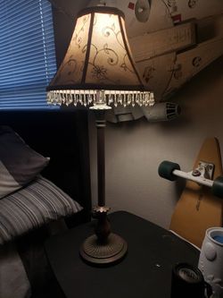 Traditional Victorian style lamp $25