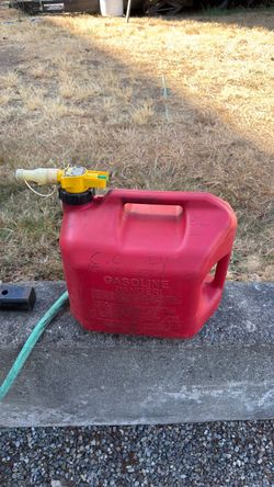 5 gallon gas can with push release newer style nice
