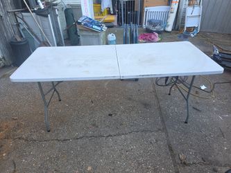 6 ft folding buffet table / workshop table the price is firm