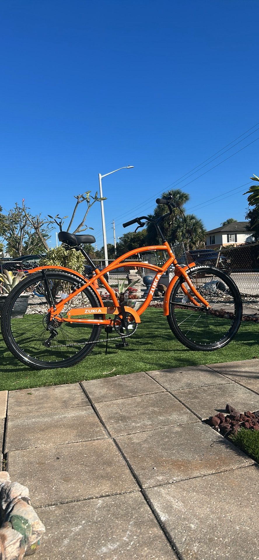 Zukka 26-inch, 7-speed adult beach cruiser bike LIKE NEW