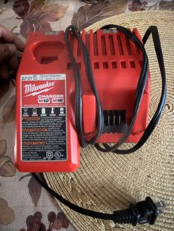 Milwaukee Battery Charger