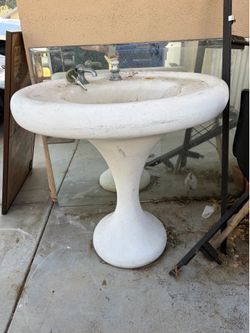 Pedestal Sink