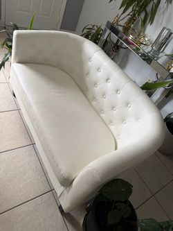 White Small Sofas