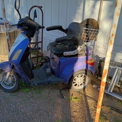 Three Wheel Electric Scooter 