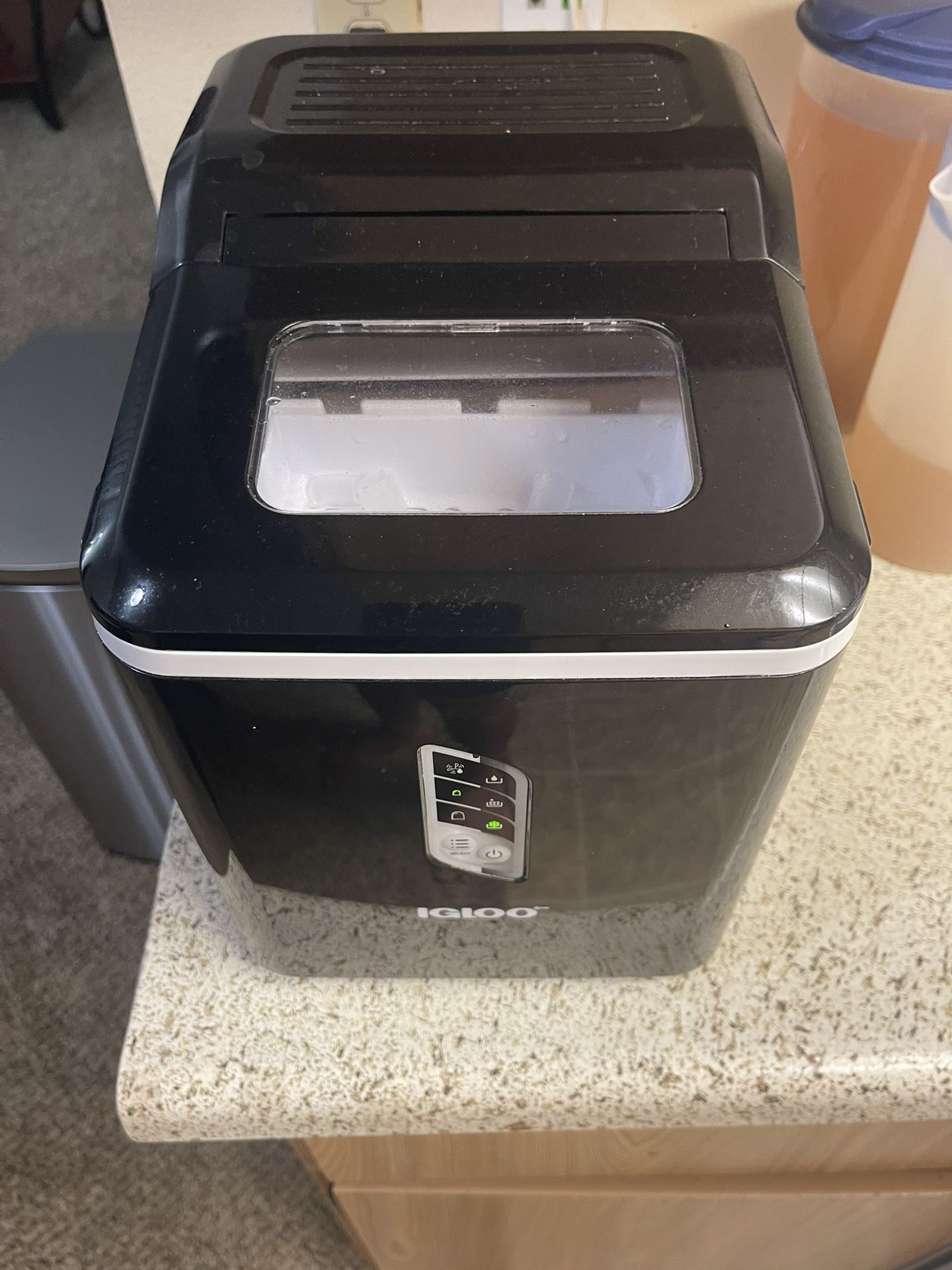 Ice Maker 
