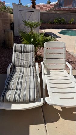 White Plastic Outdoor Chaise Lounge Chairs – Set of 2