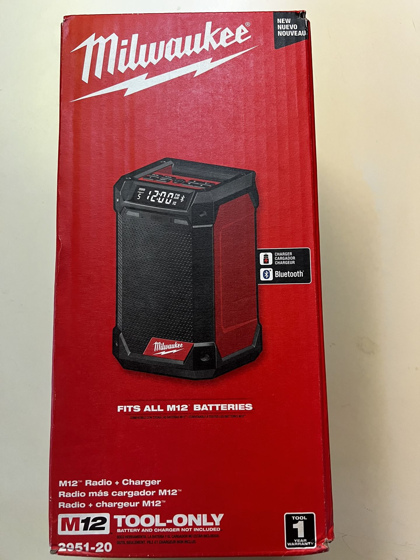 Milwaukee Bluetooth/Radio