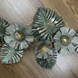 Metal floral wall decor, 35 inches