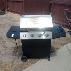 Charbroil 4 Burner Grill W/Side Burner