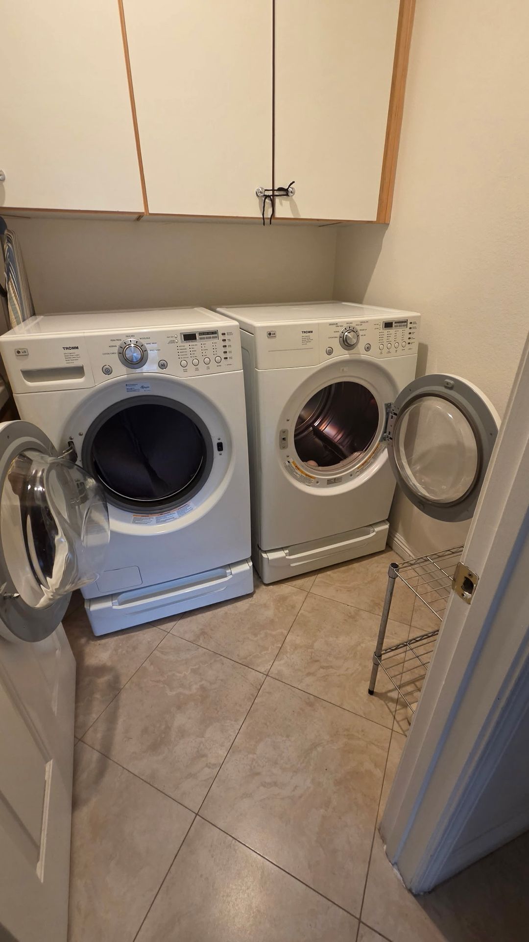 LG washer and dryer and drawers