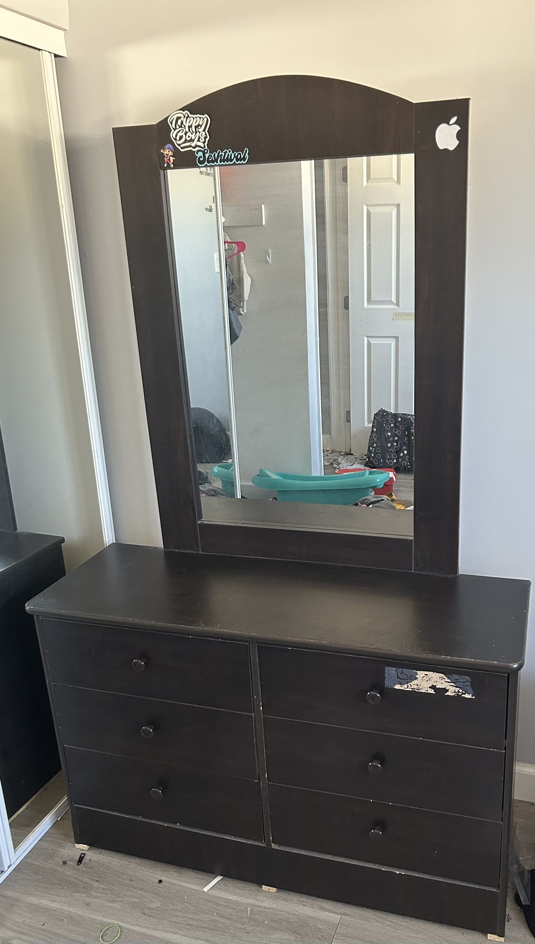 6 Dresser/ Drawer And Mirror Dark Brown